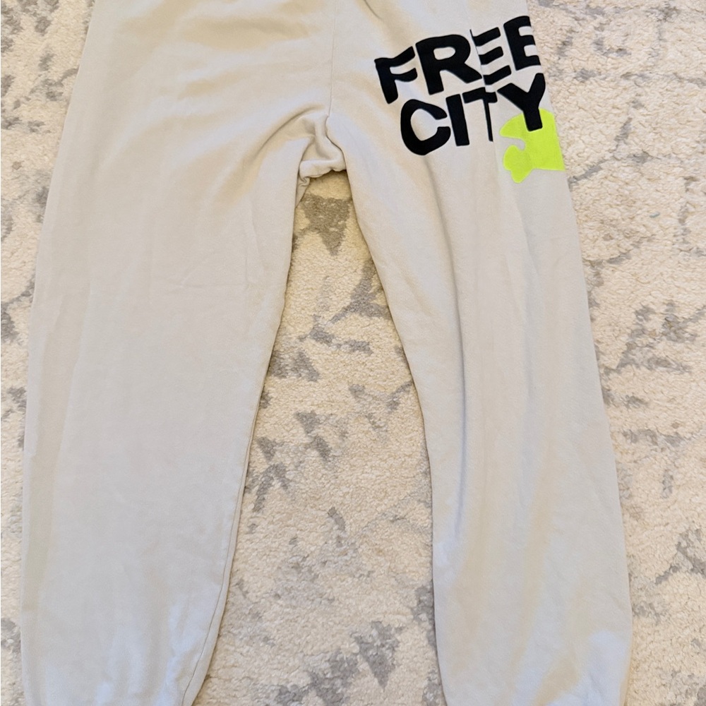 freecity Light joggers in stardust - Picture 2 of 5